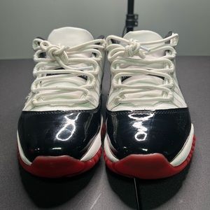Jordan 11 Retro Low “Concord Bred” Worn A Few Times Very Good Condition Box✅